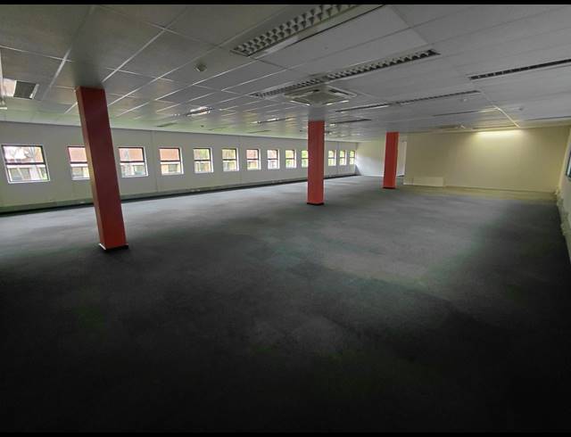 686M² OFFICE TO LET IN RANDJESPARK